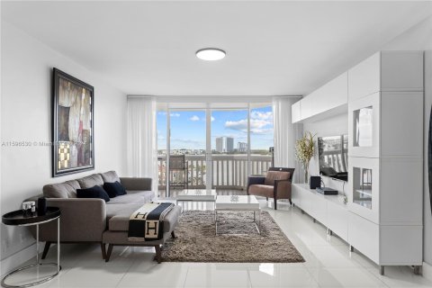 Condo in Aventura, Florida, 2 bedrooms  № 1206654 - photo 7