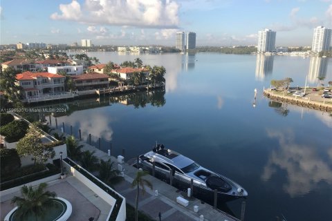 Condo in Aventura, Florida, 2 bedrooms  № 1206654 - photo 1