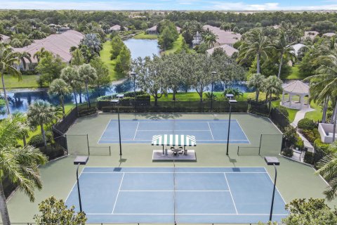 House in Palm Beach Gardens, Florida 2 bedrooms, 158.68 sq.m. № 1221499 - photo 30