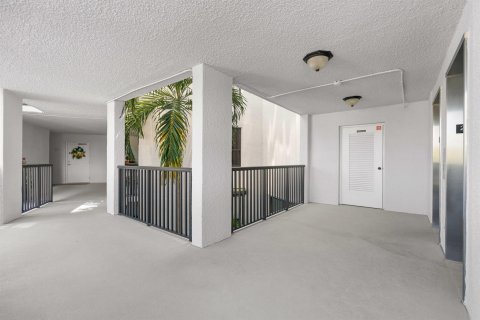 Condo in Jupiter, Florida, 2 bedrooms  № 1221473 - photo 13