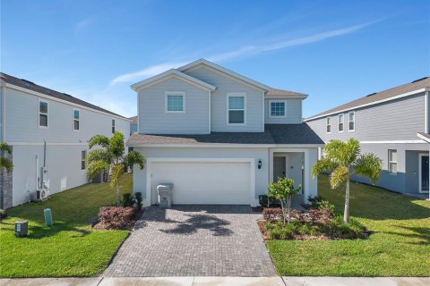 House in Davenport, Florida 6 bedrooms, 289.2 sq.m. № 1250010 - photo 1