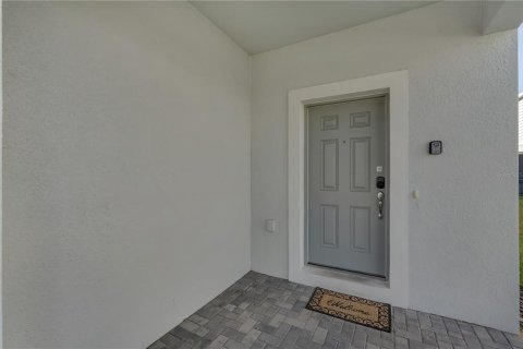 Casa en venta en Davenport, Florida, 6 dormitorios, 289.2 m2 № 1250010 - foto 2