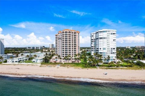 Condo in Lauderdale-by-the-Sea, Florida, 3 bedrooms  № 580001 - photo 2