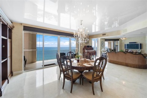 Condo in Lauderdale-by-the-Sea, Florida, 3 bedrooms  № 580001 - photo 29