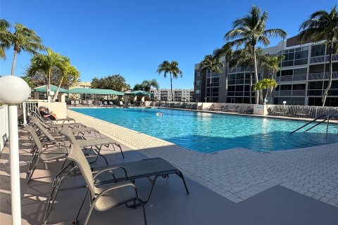 Condominio en venta en Tamarac, Florida, 2 dormitorios, 139.35 m2 № 890430 - foto 28