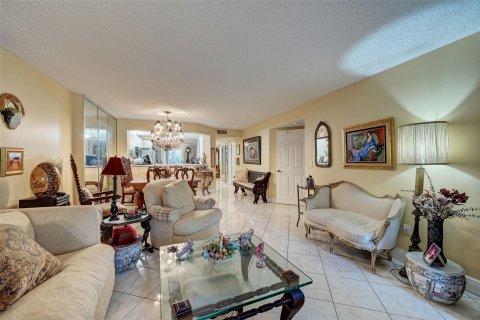 Copropriété à vendre à Tamarac, Floride: 2 chambres, 139.35 m2 № 890430 - photo 17