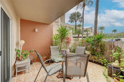 Condominio en venta en Tamarac, Florida, 2 dormitorios, 139.35 m2 № 890430 - foto 3