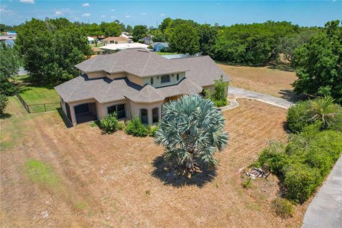 House in Sebring, Florida 4 bedrooms, 292.92 sq.m. № 1278738 - photo 13