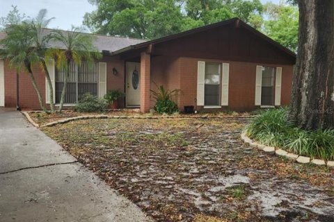 Casa en venta en Tampa, Florida, 4 dormitorios, 142.51 m2 № 1278736 - foto 1