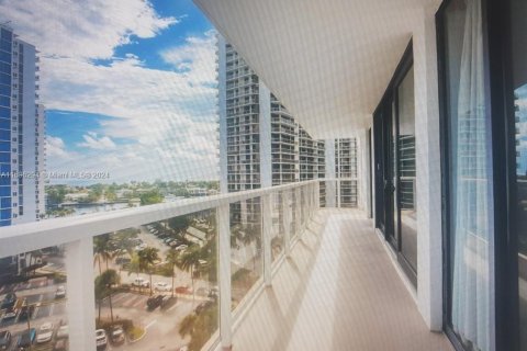 Condominio en venta en Aventura, Florida, 2 dormitorios, 101.45 m2 № 1305884 - foto 3