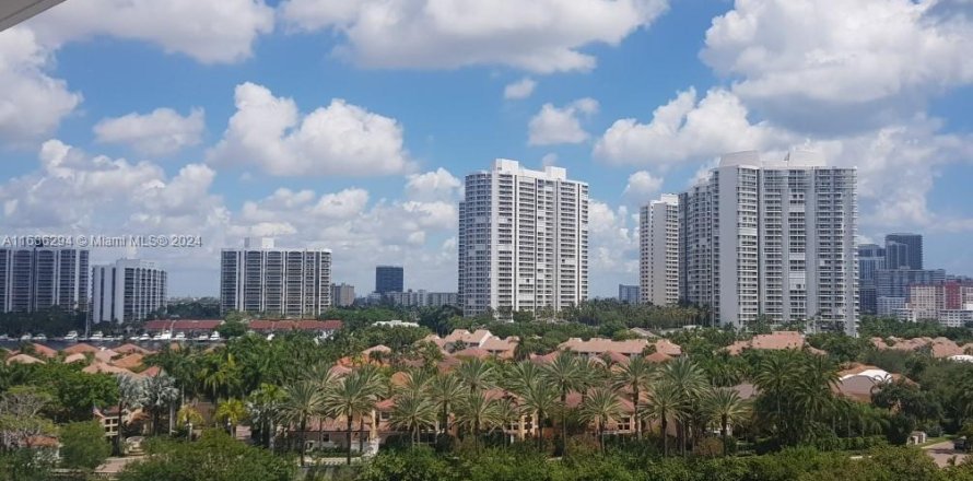 Condominio en Aventura, Florida, 2 dormitorios  № 1305884