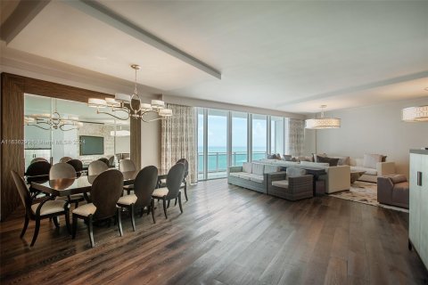 Condominio en venta en Bal Harbour, Florida, 3 dormitorios, 288.46 m2 № 1305883 - foto 2