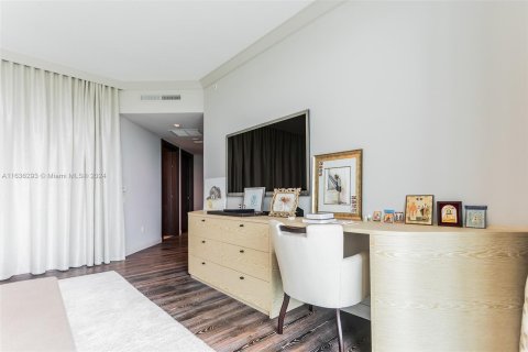 Condominio en venta en Bal Harbour, Florida, 3 dormitorios, 288.46 m2 № 1305883 - foto 9