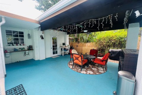 House in Miami, Florida 3 bedrooms, 112.41 sq.m. № 1272407 - photo 6