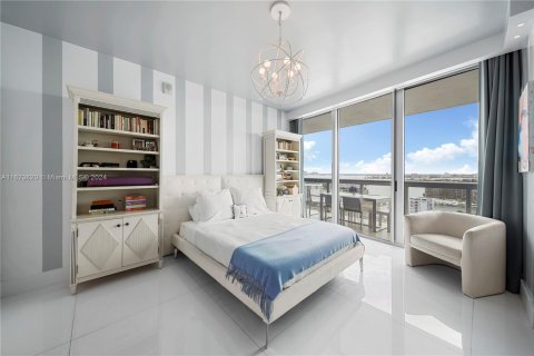 Condo in Miami Beach, Florida, 3 bedrooms  № 1272405 - photo 23