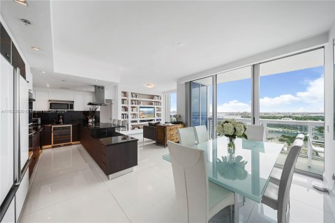 Condo in Miami Beach, Florida, 3 bedrooms  № 1272405 - photo 17