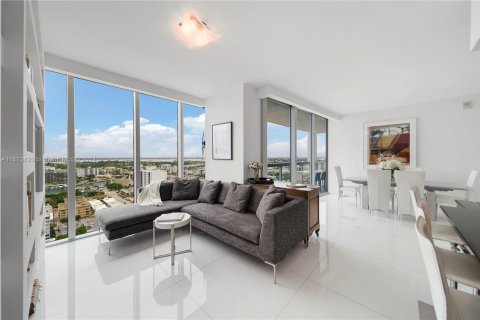 Condo in Miami Beach, Florida, 3 bedrooms  № 1272405 - photo 14