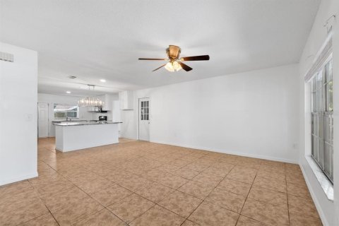 House in Lakeland, Florida 3 bedrooms, 127.28 sq.m. № 1260904 - photo 5