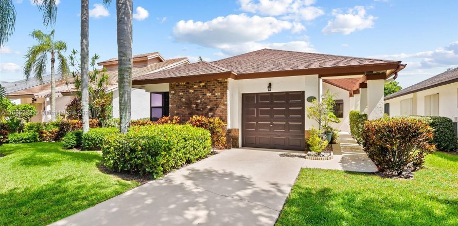 Casa en Boynton Beach, Florida 3 dormitorios, 160.81 m2 № 1309496