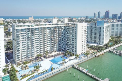 Condo in Miami Beach, Florida, 1 bedroom  № 1309472 - photo 18