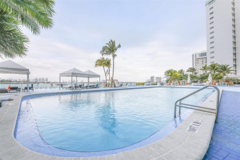 Condominio en venta en Miami Beach, Florida, 1 dormitorio, 94.67 m2 № 1309472 - foto 16