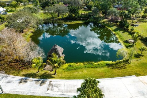 Villa ou maison à vendre à Loxahatchee Groves, Floride: 5 chambres, 361.2 m2 № 284859 - photo 4