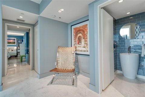 Copropriété à vendre à Miami, Floride: 2 chambres, 148.18 m2 № 756541 - photo 12