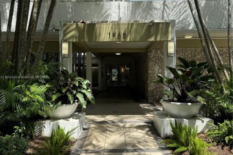 Apartment in North Miami, Florida 1 bedroom, 70.61 sq.m. № 1355175 - photo 2