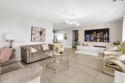 Casa en venta en Tamarac, Florida, 2 dormitorios, 146.69 m2 № 1355176 - foto 17