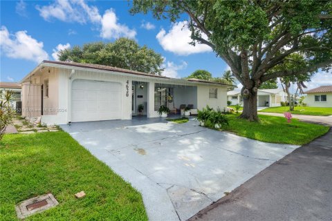 Villa ou maison à vendre à Tamarac, Floride: 2 chambres, 146.69 m2 № 1355176 - photo 13