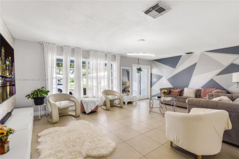 Villa ou maison à vendre à Tamarac, Floride: 2 chambres, 146.69 m2 № 1355176 - photo 21