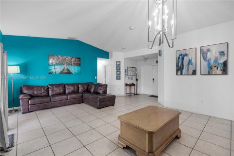 Casa en venta en Miami, Florida, 4 dormitorios, 181.81 m2 № 1355177 - foto 3