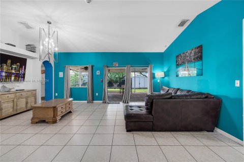 Casa en venta en Miami, Florida, 4 dormitorios, 181.81 m2 № 1355177 - foto 5