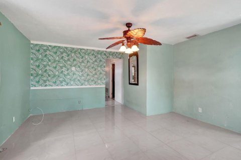 House in Riviera Beach, Florida 2 bedrooms, 84.73 sq.m. № 1096526 - photo 4