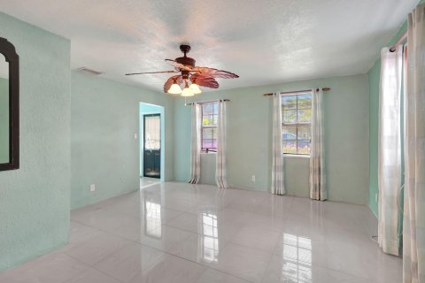House in Riviera Beach, Florida 2 bedrooms, 84.73 sq.m. № 1096526 - photo 17