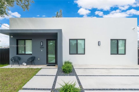 Casa en venta en Hialeah, Florida, 4 dormitorios, 148.64 m2 № 1386202 - foto 1