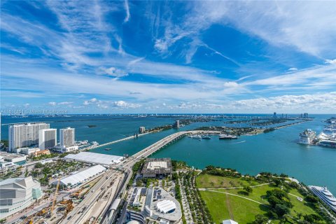 Condominio en venta en Miami, Florida, 4 dormitorios, 441.75 m2 № 1239158 - foto 11