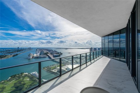 Condominio en venta en Miami, Florida, 4 dormitorios, 441.75 m2 № 1239158 - foto 12