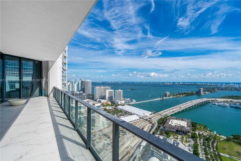 Condominio en venta en Miami, Florida, 4 dormitorios, 441.75 m2 № 1239158 - foto 13