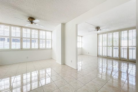 Copropriété à vendre à Fort Lauderdale, Floride: 2 chambres, 147.9 m2 № 1117908 - photo 19