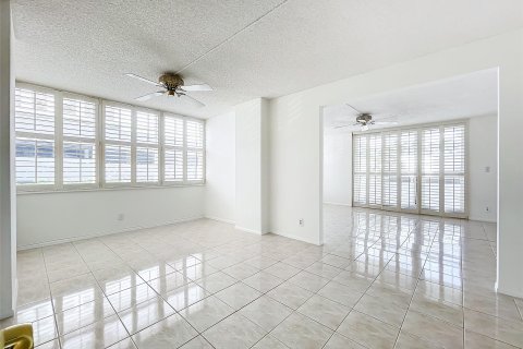 Condo in Fort Lauderdale, Florida, 2 bedrooms  № 1117908 - photo 21