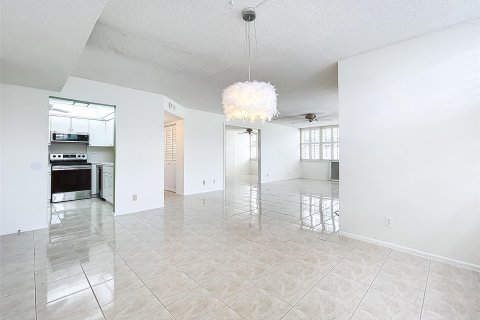 Condominio en venta en Fort Lauderdale, Florida, 2 dormitorios, 147.9 m2 № 1117908 - foto 27