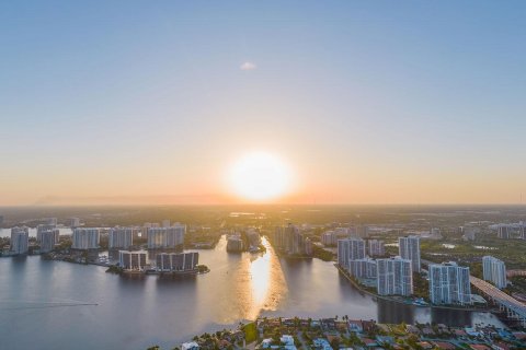 Copropriété à vendre à Sunny Isles Beach, Floride: 4 chambres, 498.51 m2 № 888111 - photo 9