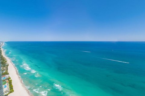 Condominio en venta en Sunny Isles Beach, Florida, 4 dormitorios, 498.51 m2 № 888111 - foto 4