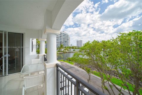 Apartamento en alquiler en Aventura, Florida, 2 dormitorios, 110.65 m2 № 1103640 - foto 18