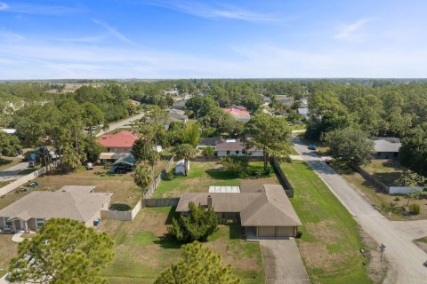 Villa ou maison à vendre à Palm Bay, Floride: 3 chambres, 165.46 m2 № 1207448 - photo 1