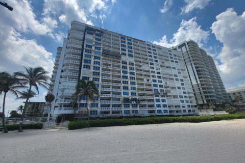 Copropriété à vendre à Pompano Beach, Floride: 2 chambres, 121.7 m2 № 1207486 - photo 27