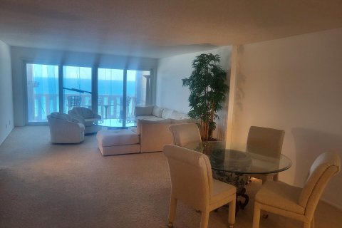 Condominio en venta en Pompano Beach, Florida, 2 dormitorios, 121.7 m2 № 1207486 - foto 14