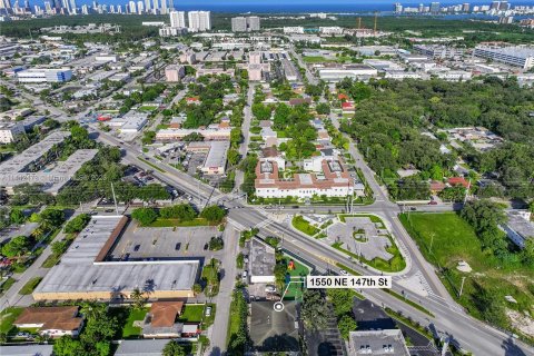 Propiedad comercial en venta en Miami, Florida № 686182 - foto 25