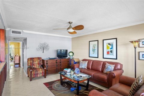 Condo in Deerfield Beach, Florida, 2 bedrooms  № 1389762 - photo 13